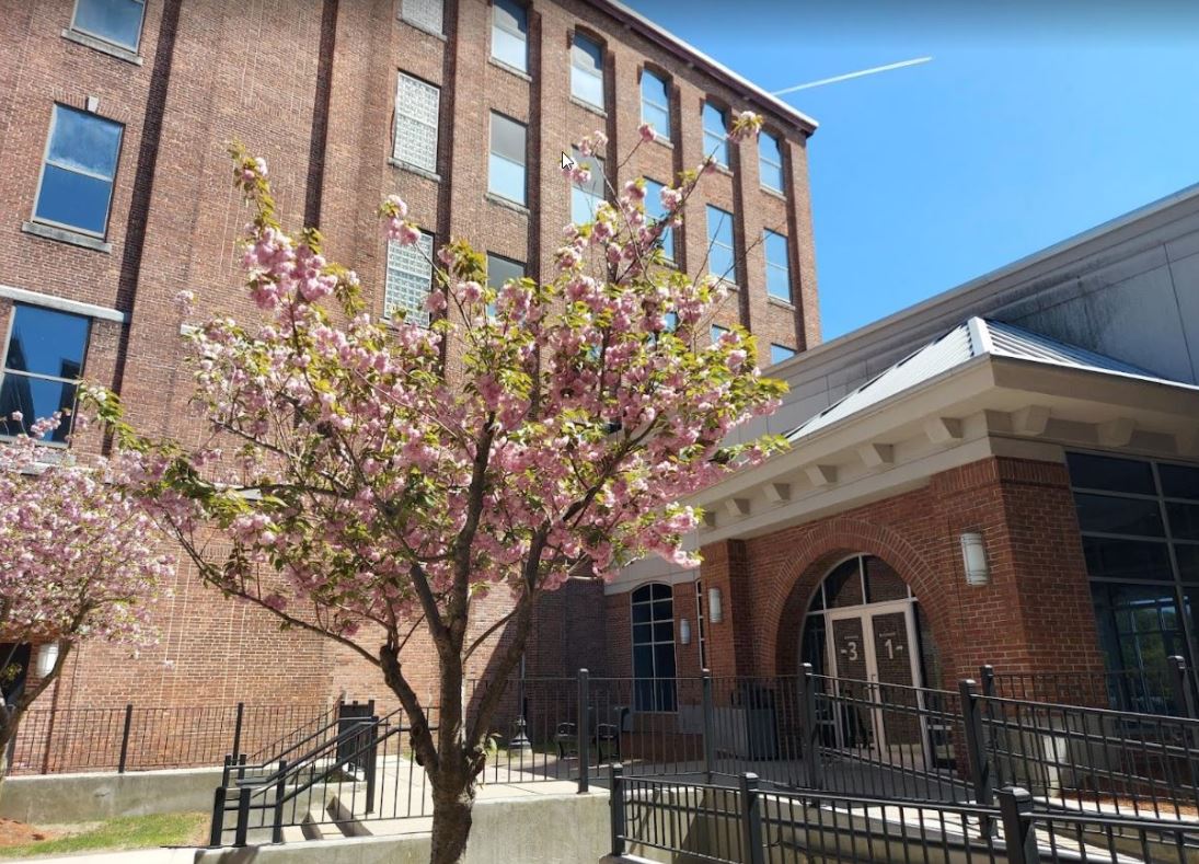 The Growing Photonics Cluster of the Greater Boston Area